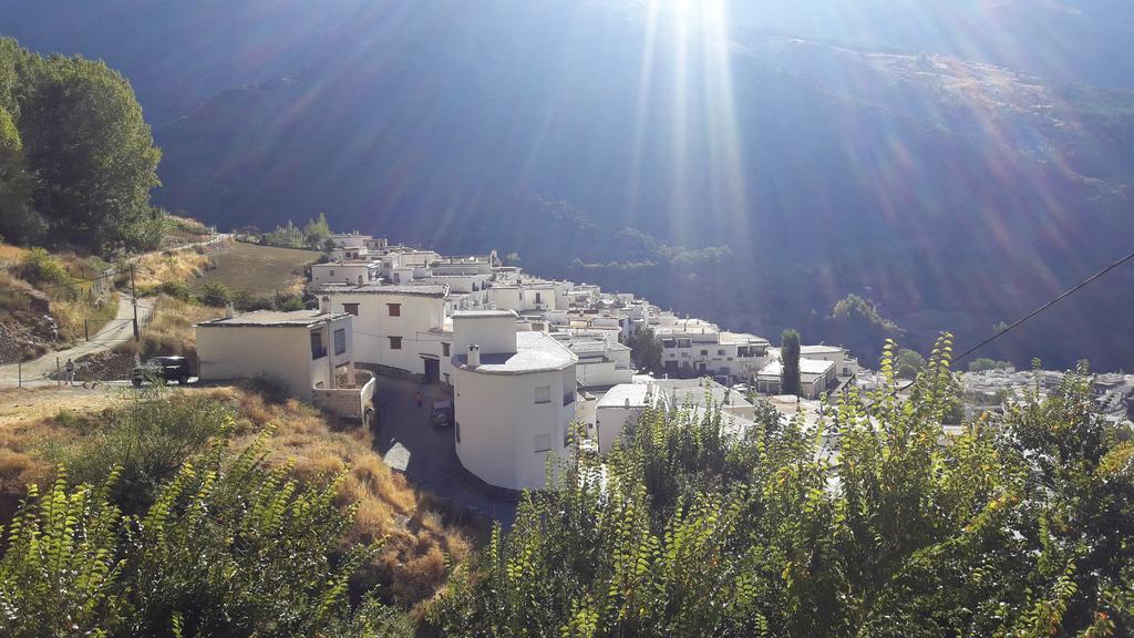 La Casa De La Bombilla Verde Trevelez Luaran gambar