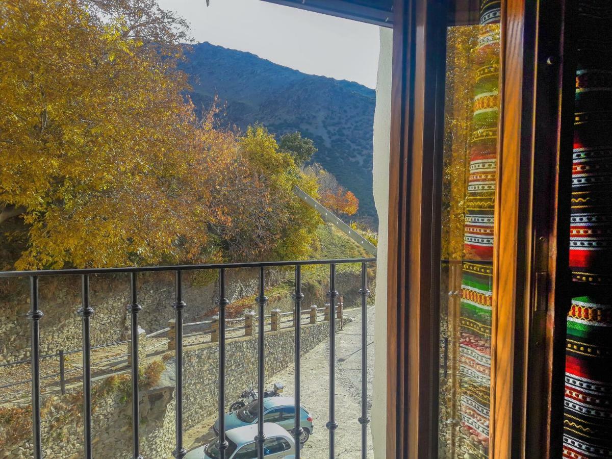 La Casa De La Bombilla Verde Trevelez Luaran gambar
